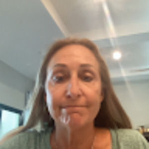 Meet your Posher, Debbie